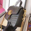 547260 Gucci GG Marmont系列迷你手提包 绗缝V型皮革 黑色