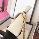 547260 Gucci GG Marmont系列迷你手提包 绗缝V型皮革 白色