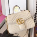 547260 Gucci GG Marmont系列迷你手提包 绗缝V型皮革 白色