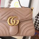 547260 Gucci GG Marmont系列迷你手提包 绗缝V型皮革 裸色