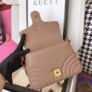 547260 Gucci GG Marmont系列迷你手提包 绗缝V型皮革 裸色