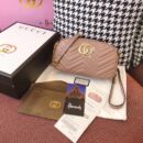 447632 Gucci GG Marmont系列小号绗缝肩背包 古驰相机包 裸色