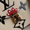 1600216861622334.jpg M45384 LV CRAFTY POCHETTE METIS 手袋 压纹粒面牛皮邮差包 奶白色