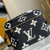 1600217046226761.jpg M45384 LV CRAFTY POCHETTE METIS 手袋 压纹粒面牛皮邮差包 黑色