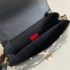 1600217047724928.jpg M45384 LV CRAFTY POCHETTE METIS 手袋 压纹粒面牛皮邮差包 黑色