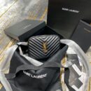 520534 YSL圣罗兰女包 LOU CAMERA BAG 黑色小牛皮相机包 金扣