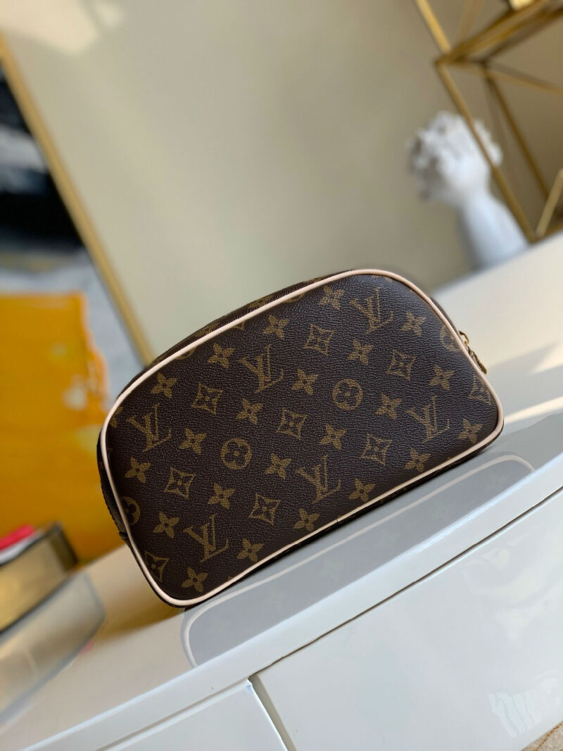 1602294082915838.jpg M47527 LV盥洗包 LV官网男款洗漱包 LV老花化妆包