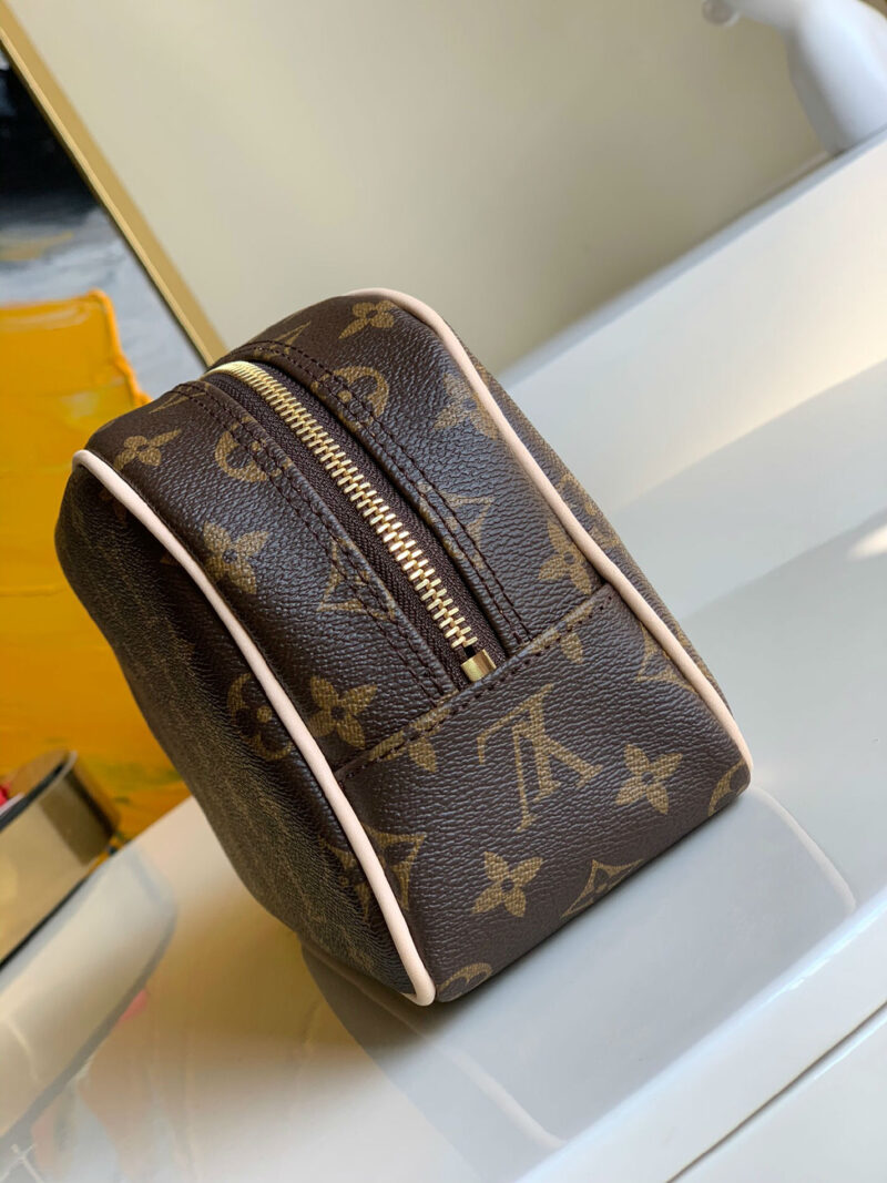 1602294092838884.jpg M47527 LV盥洗包 LV官网男款洗漱包 LV老花化妆包