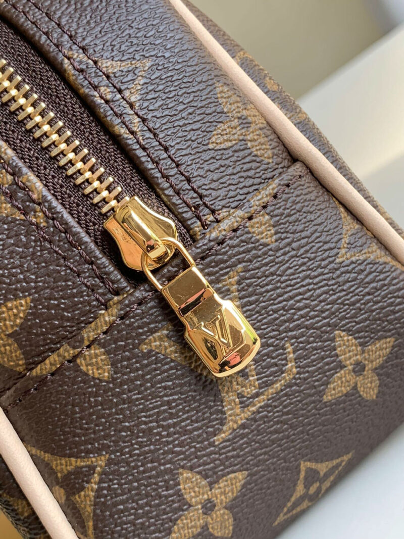 1602294104774166.jpg M47527 LV盥洗包 LV官网男款洗漱包 LV老花化妆包