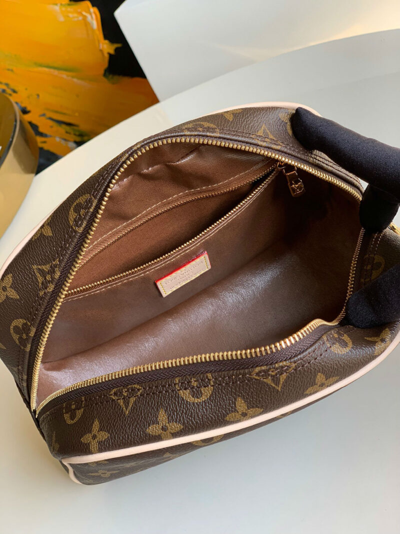 1602294113397204.jpg M47527 LV盥洗包 LV官网男款洗漱包 LV老花化妆包