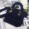 M0565 迪奥 中号 Lady D-Lite 手袋 天鹅绒刺绣藤格纹 蓝色