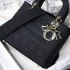 M0565 迪奥 中号 Lady D-Lite 手袋 藤格纹刺绣 黑色