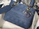 M0565 迪奥 中号 Lady D-Lite 手袋 藤格纹刺绣 深丹宁蓝色