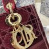 1602919422941244.jpg M0565 迪奥 中号 Lady D-Lite 手袋 天鹅绒刺绣藤格纹 酒红色