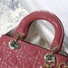 1604536063589725.jpg M0538 迪奥Lady Dior My ABCDior 手袋 漆皮藤格纹 玫红
