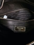 2VH063 Prada Saffiano 皮革斜挎包 普拉达男士手包 黑色