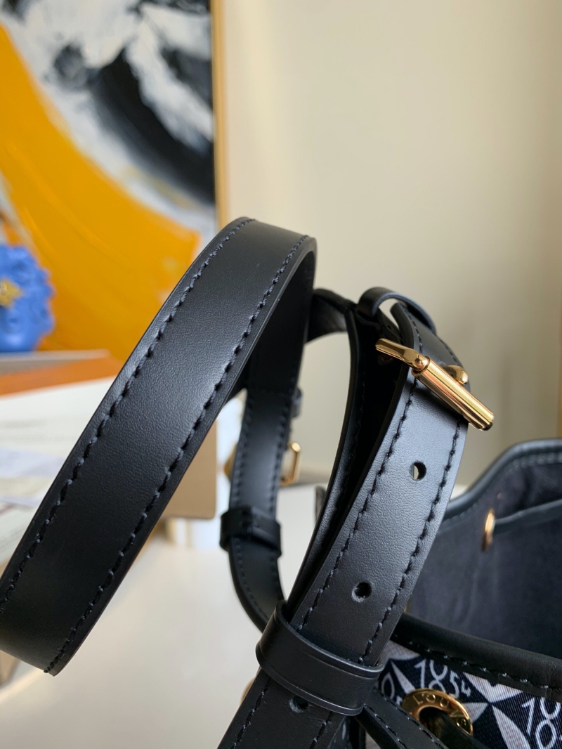 M57154 LV PETIT NOE 手袋 LV1854新款水桶包 棕红色