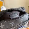 M44735 LV MINI SOFT TRUNK 链条包 男士盒子包 黑花