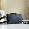 1606099619922947.jpg M55702 LV MINI SOFT TRUNK 链条包 Taurillon 皮革盒子男包