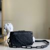 1606099619974344.jpg M55702 LV MINI SOFT TRUNK 链条包 Taurillon 皮革盒子男包