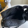 1606099620156449.jpg M55702 LV MINI SOFT TRUNK 链条包 Taurillon 皮革盒子男包