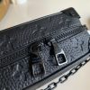 1606099620602637.jpg M55702 LV MINI SOFT TRUNK 链条包 Taurillon 皮革盒子男包