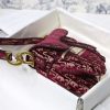 1607326271150014.jpg M0446 Dior Saddle马鞍包 Dior Oblique 绣花丝绒 酒红色