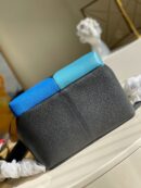 M30735 LV DISCOVERY 双肩包 Taiga 皮革背包 蓝色
