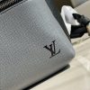 M30728 LV DISCOVERY 双肩包 Taiga 皮革背包 灰色