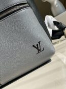 M30728 LV DISCOVERY 双肩包 Taiga 皮革背包 灰色