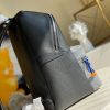 M30728 LV DISCOVERY 双肩包 Taiga 皮革背包 灰色