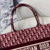 M1296 Dior Book Tote 小号手袋 酒红色天鹅绒 Oblique 印花