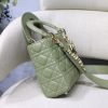 1608196650547484.jpg M0538 迪奥Lady Dior MyABCDior 手袋 羊皮革藤格纹 绿色