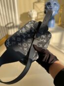 M57281 LV OUTDOOR 腰包 2021新款男士腰包