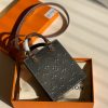 1608694351542788.jpg M90564 LV PETIT SAC PLAT 手袋 压纹漆皮托特包 银色