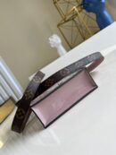 M90564 LV PETIT SAC PLAT 手袋 压纹漆皮托特包 银色