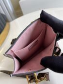 M90564 LV PETIT SAC PLAT 手袋 压纹漆皮托特包 银色