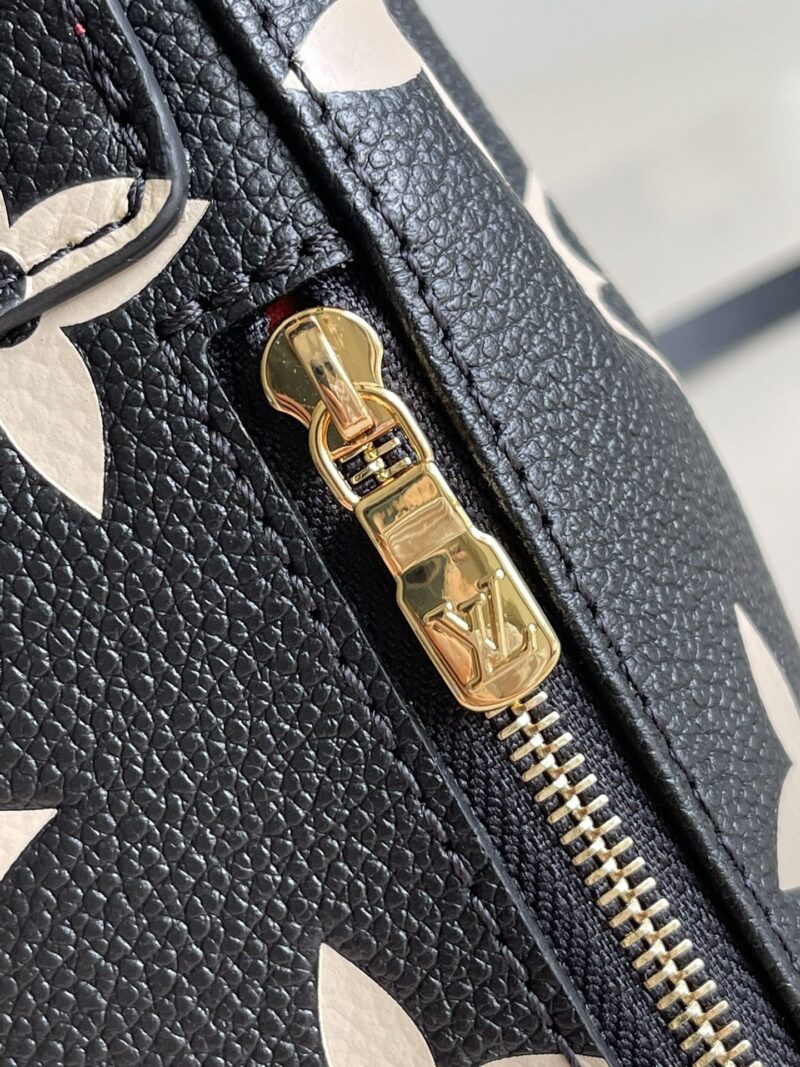 M80596 LV TINY 双肩包 Monogram压纹软粒面牛皮女包 黑色 - Image 14