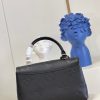 M45976 LV MADELEINE 中号手袋 压纹皮革手提单肩包 黑色