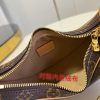 M81098 LV Loop 手袋 2022 早春系列月牙包豌豆包