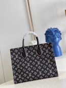 M46154 LV OnTheGo MM手袋 2022新款 LV托特包 黑色