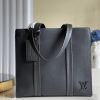 1681353251151069.jpg M57308 LV TAKEOFF TOTE 手袋 Aerogram 牛皮革单肩手提公文包