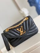 M20687 LV NEW WAVE 小号链条包 绗缝牛皮单肩斜挎包 黑色