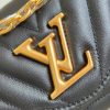 M20687 LV NEW WAVE 小号链条包 绗缝牛皮单肩斜挎包 黑色