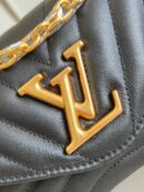 M20687 LV NEW WAVE 小号链条包 绗缝牛皮单肩斜挎包 黑色