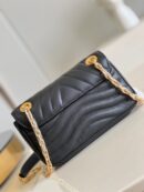 M20687 LV NEW WAVE 小号链条包 绗缝牛皮单肩斜挎包 黑色