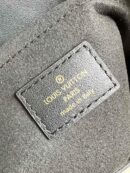M20687 LV NEW WAVE 小号链条包 绗缝牛皮单肩斜挎包 黑色