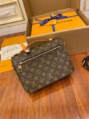 M44875 LV Pochette Metis 手袋 新版Monogram 涂层老花邮差包