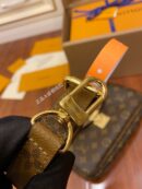 M44876 LV Pochette Metis 手袋 新版Monogram Reverse涂层老花邮差包