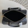 M58951 LV SPEEDY BANDOULIERE 25 手袋 压纹软粒面牛皮革枕头包